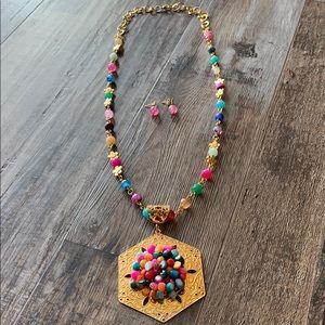 Necklace and earrings set✨
